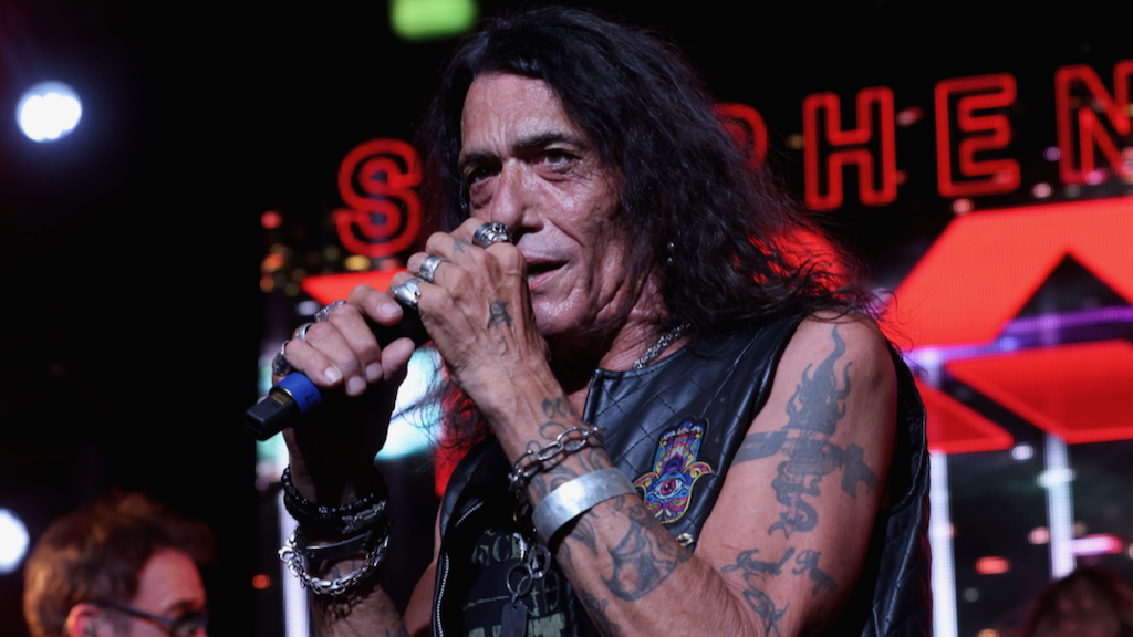 Ex-Ratt-Frontmann Stephen Pearcy bei einem Aufgtritt im Downtown Las Vegas Events Center am 6. September 2024